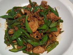 -阿瓦山寨·湘菜现炒·剁椒鱼头王(咸阳总店)