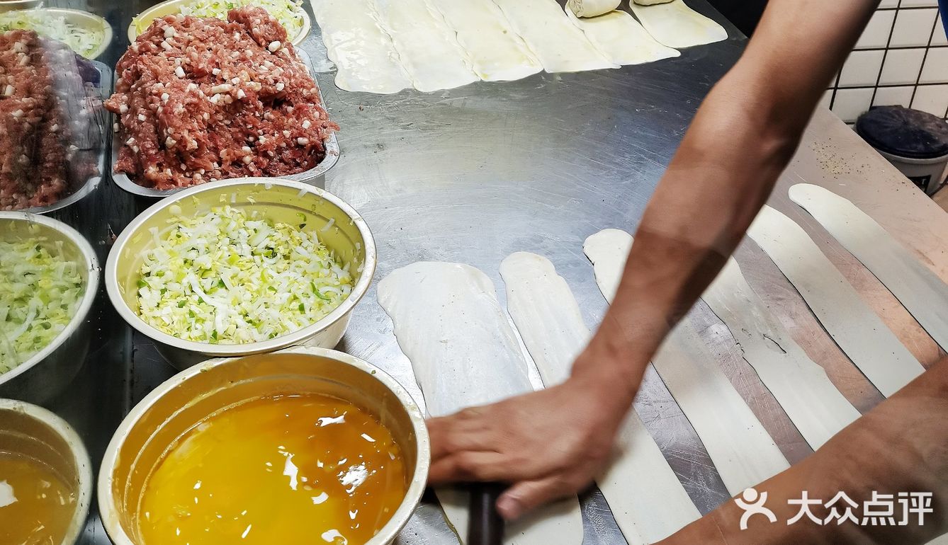 吃饼两分钟，排队一小时❓牛顶酥宫廷酥牛肉饼