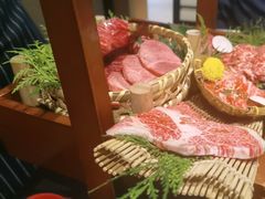 -山川小町·极番烧肉(新地假日广场店)