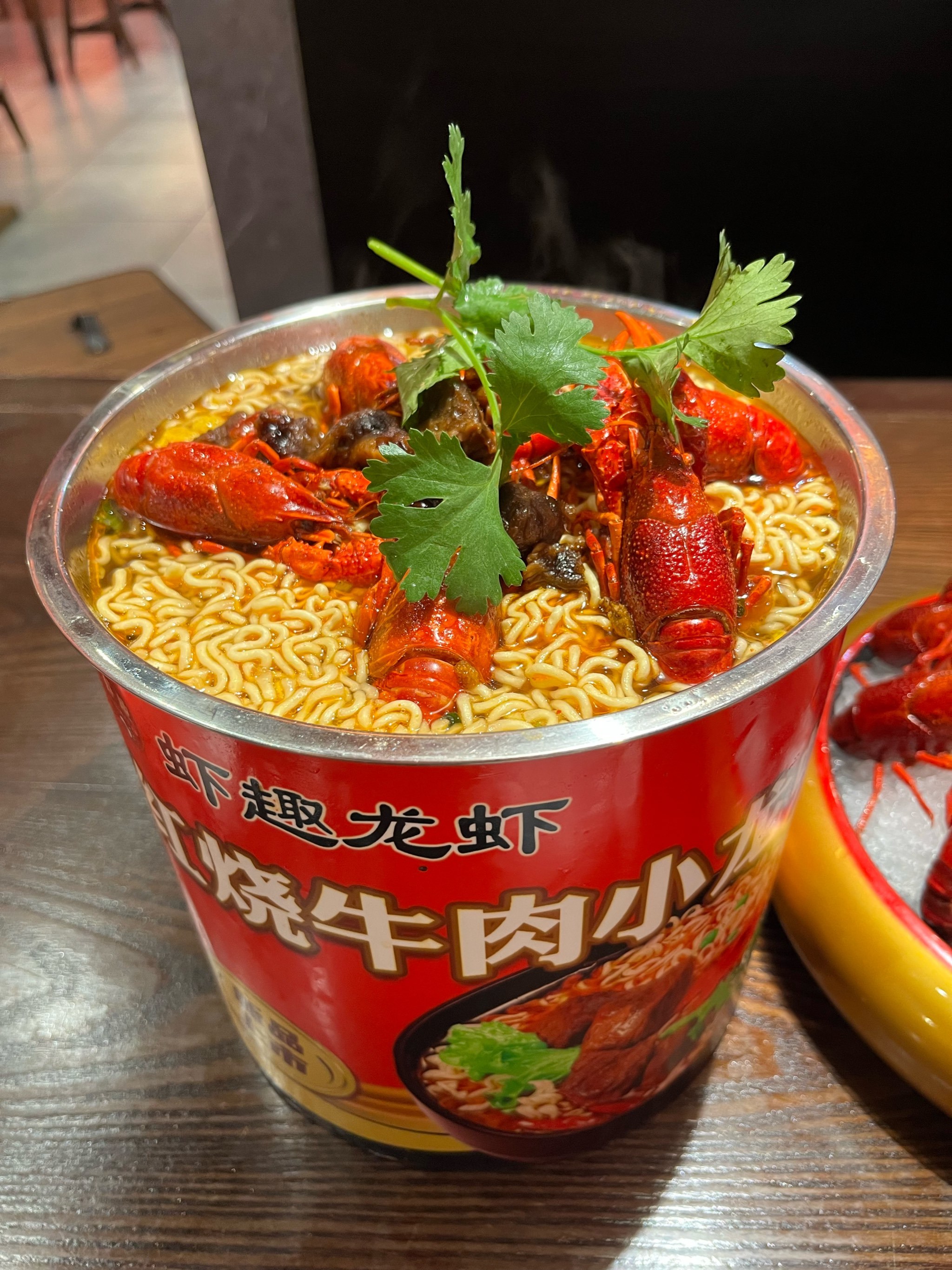 巨无霸龙虾泡面