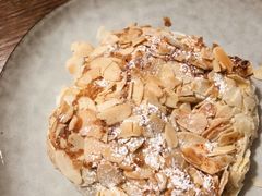 扁桃仁巧克力羊角-BAKER&SPICE(环贸店)