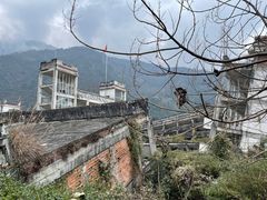 -四川汶川特大地震漩口中学遗址