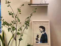 -彳亍咖啡·这里(水湾路店)