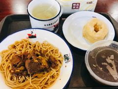 牛肉拌粉-老南昌粉面馆(绳金塔店)