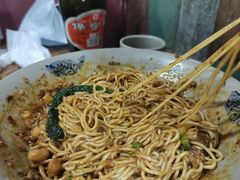 -丁丁猫重庆小面(徐州路店)