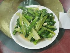 炝炒油麦菜-蜀香川菜鱼庄(然乌店)