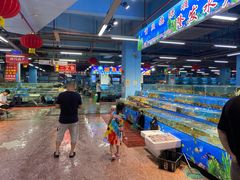 -渔人湾码头海鲜市场负二楼