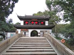 -汇龙潭