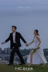 -现代经典婚纱摄影