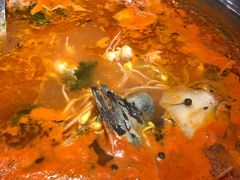 -野山舂·贵州现舂酸汤火锅(鸿通城店)