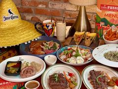 -Famous肥猫墨西哥音乐餐吧(五棵松华熙LIVE店)