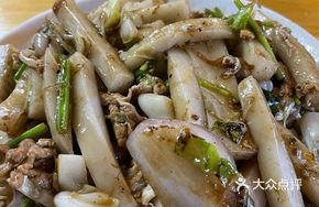 Garlic Stir-Fried Rice Noodles