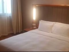 -全季酒店(上海火车站天目西路店)