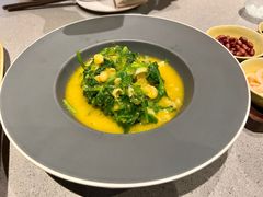 豌豆黄浸豌豆尖-半山腰·云南菜(侨福芳草地店)