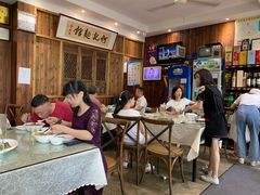 大堂-何记面馆(龙泉山店)