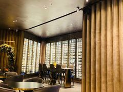 靠窗位-wineapp葡萄酒餐吧(外滩金融中心店)