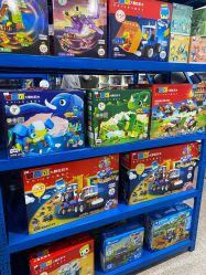 -逝水玩具折扣店