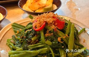 Vietnamese Shrimp Paste Stir-Fried Water Spinach