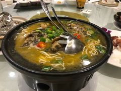 鲜花椒煮黄骨鱼-老洋坊饭店(厚街东宝路店)
