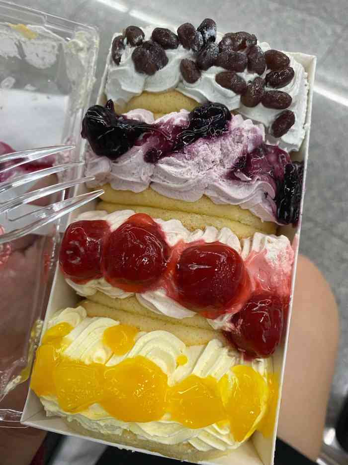 麦路嘉蛋糕店(西丽店)-"靠近大学城地铁c出口,因为在放周杰伦的等.