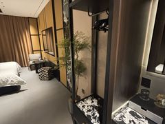 -万泊酒店(长沙五一广场国金中心店)