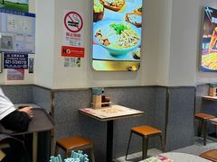 -小杨生煎(金山百联购物中心3楼店)