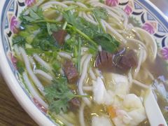 -鑫花溪牛肉米粉(人民广场店)