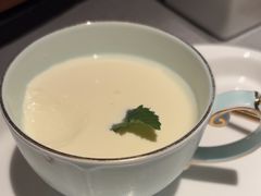 -左庭右院鲜牛肉火锅黑金店(陆家嘴中心店)