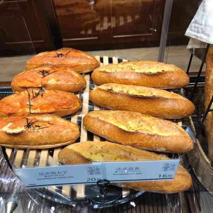 johanparis(高新店)-"明太子麻薯很好吃,也很小个.其他面包我觉.