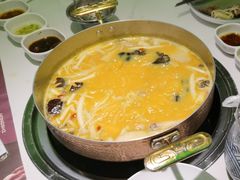 花胶鸡-洪氏嗨捞·广东猪肚鸡·椰子鸡火锅(西咸万象城店)