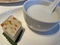 蛋白杏仁茶-香港龙凤楼(巨鹿路洋房店)