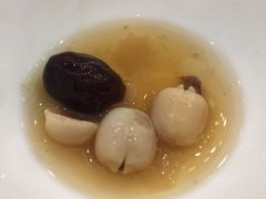 银耳莲子羹-南郊宾馆·风味自助餐厅·山东十六地市特色菜