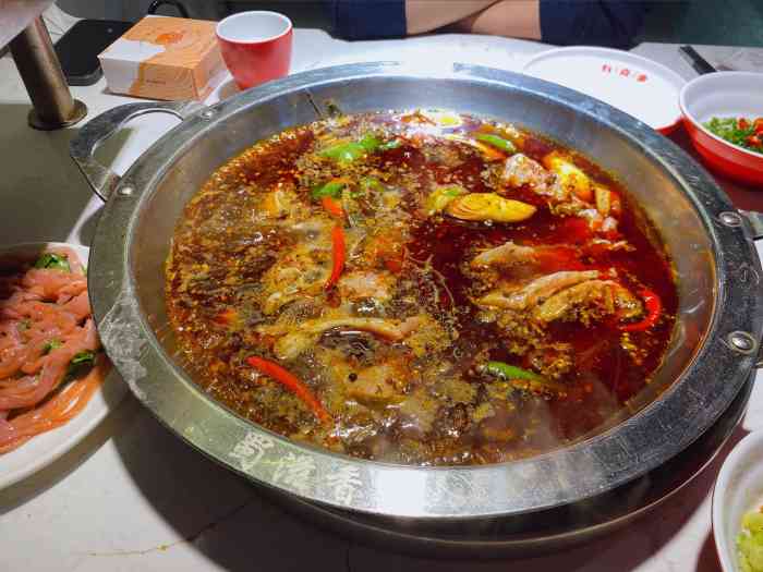 蜀滋香鲜鱼火锅(339店)-"服务很好,餐前会送瓜子和橙子,应该是等杀.