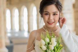 -现代经典婚纱摄影