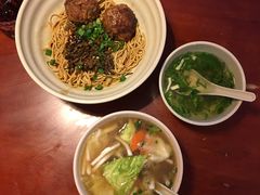 -佬钱湾仔(衣裳街店)