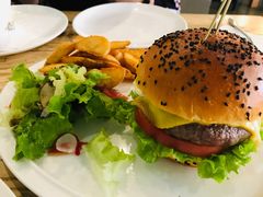 多汁牛肉汉堡-UPPER KITCHEN(延安路店)