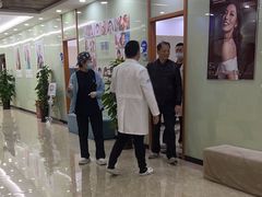 -茂菊口腔连锁(浦东南路店)
