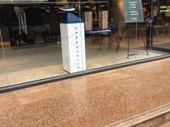 -阿迪达斯(百联徐汇商业广场运动旗舰店)