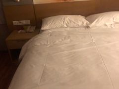 -锦江之星(广州海珠江泰路地铁站店)