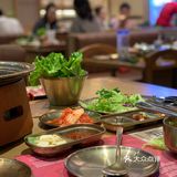 排队也要吃的烤肉[调皮]