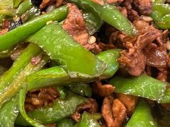 辣椒炒肉-俏湘厨•地道湘菜(建华南路店)