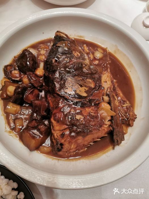 南京香格里拉·江南灶中餐厅招牌鱼头佛跳墙图片