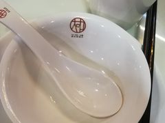 -新大咀港式茶餐厅(宝山万达店)