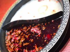 鸳鸯锅底-黄家码头老火锅(解放碑旗舰店)