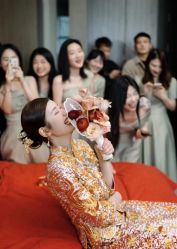 -Lady  Jane高端婚纱礼服馆