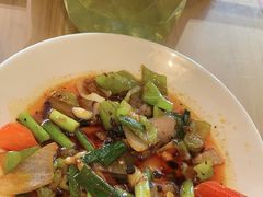 -严记小天府酸菜鱼(西四路店)