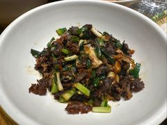 土大蒜炒腊牛肉-耕渔小院·湖南鱼鲜(望城店)