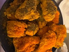 -BHC炸鸡(明洞总店)