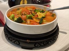 西红柿口蘑煮西兰花-壹零捌道·北京烤鸭(车公庄店)