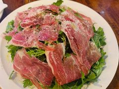 芝麻菜沙拉配风干火腿-羽深肉铺 Steak & Wine